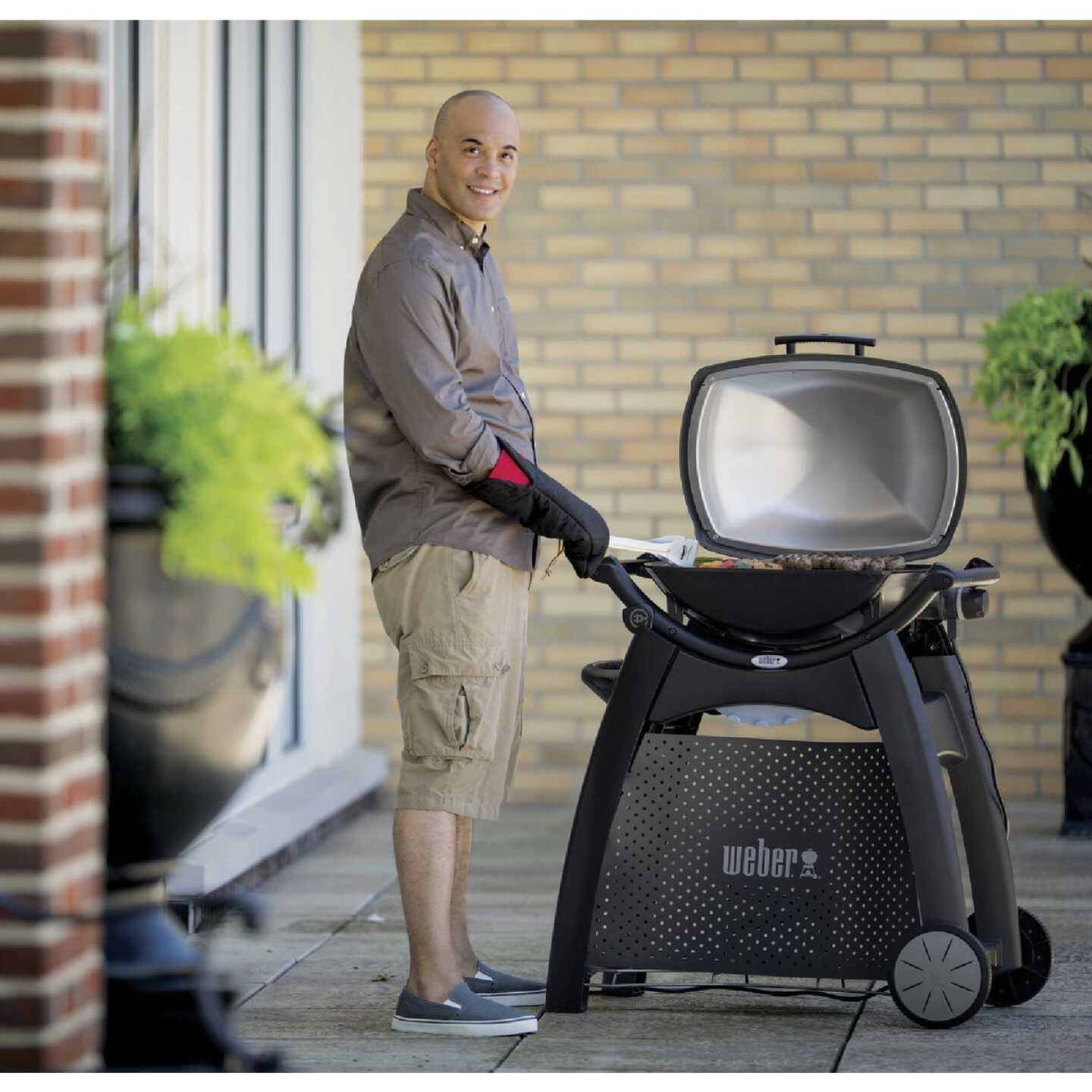 Weber Q2400 Gray Electric Grill - Henery Hardware